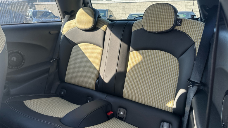 MINI Hatchback 135kW Cooper S Resolute Edition 33kWh 3dr Auto Electric Hatchback